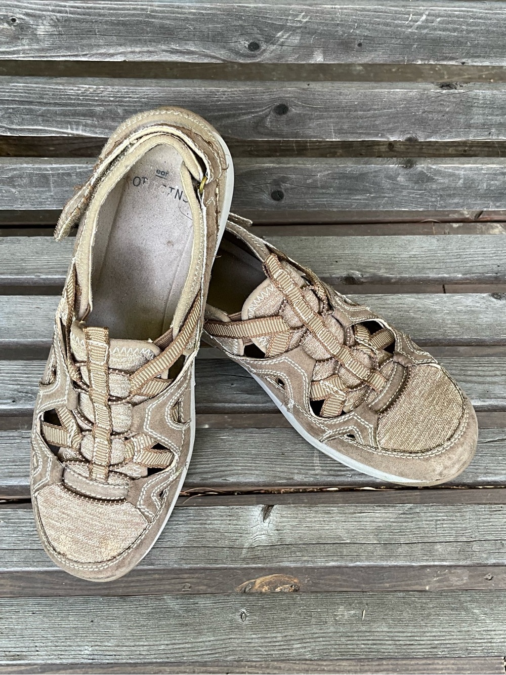 Earth Origins Women’s Tan Woven Casual Sandals. GUC. 9.5
